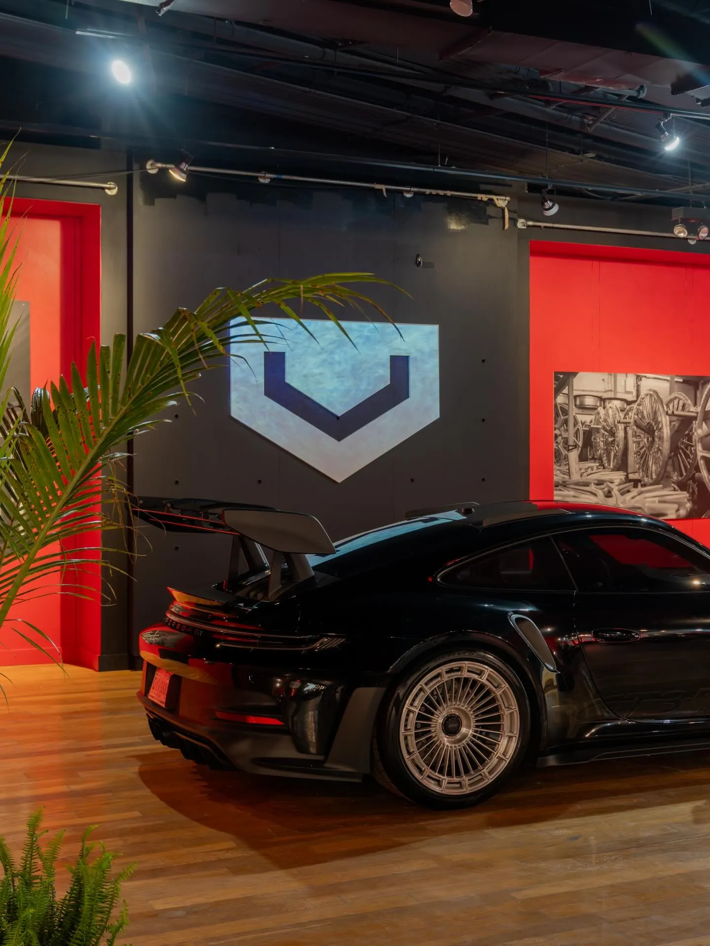 VOSSEN Engineered Art Gallery at Das Renn Treffen 2026