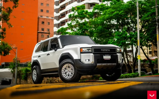 Toyota Land Cruiser Prado Vossen HFX-1 chính hãng