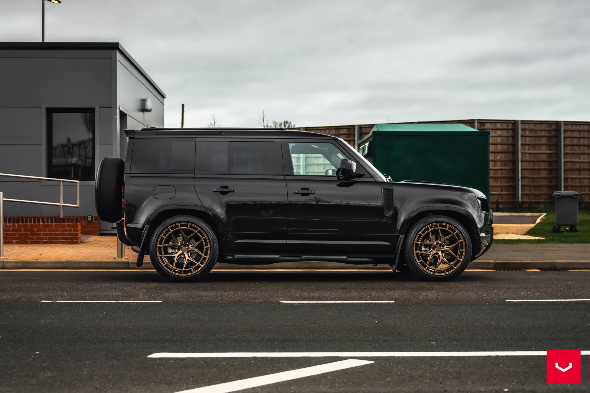 Range Rover Defender - Vossen HFX-1 - Terra Bronze
